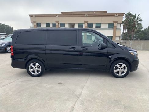 Used 2017 Mercedes-Benz Metris Passenger image 6
