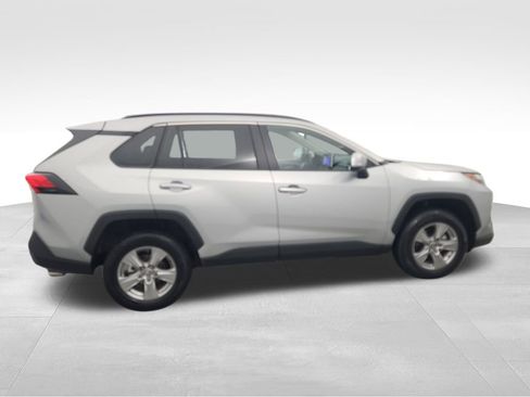 Used 2025 Toyota RAV4 XLE image 4