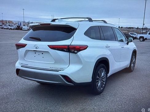 Used 2020 Toyota Highlander Platinum image 4