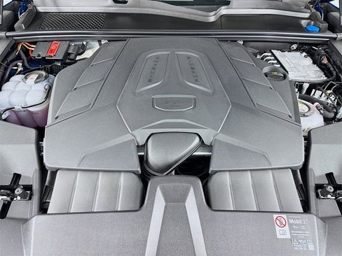 New 2025 Porsche Cayenne S image 32