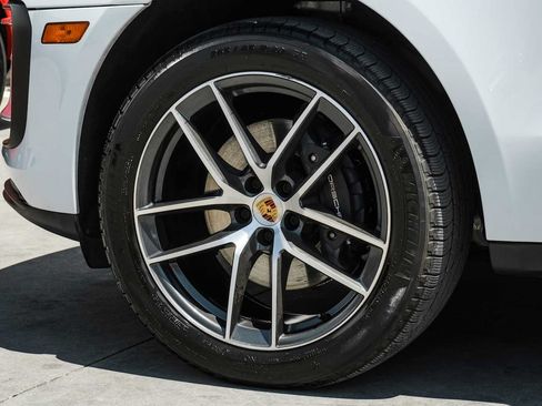 Used 2024 Porsche Macan AWD/4WD image 50