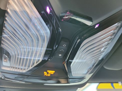 Used 2022 BMW X5 M50i w/ Executive Package image 20