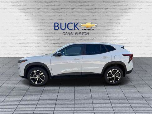 Used 2024 Chevrolet Trax RS image 1