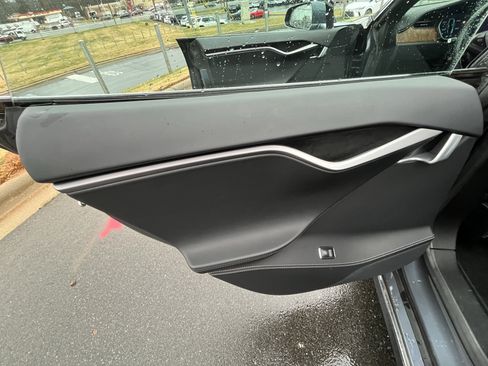 Used 2020 Tesla Model S Long Range Plus image 29