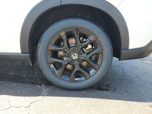 Used 2023 Honda HR-V Sport image 8