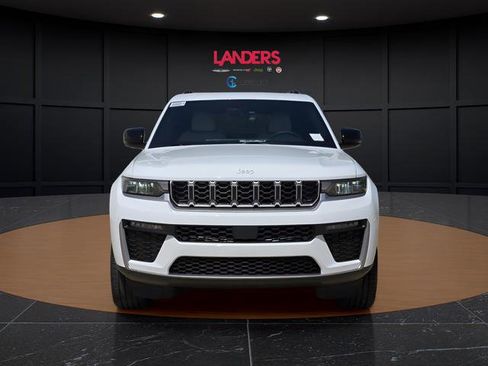 New 2026 Jeep Grand Cherokee L Limited RWD image 4