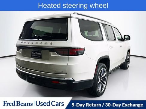 Used 2022 Jeep Wagoneer Series III w/ Premium Group I AWD/4WD image 10