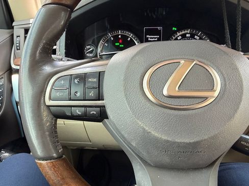 Used 2017 Lexus LX 570 4WD w/ Luxury Package image 13