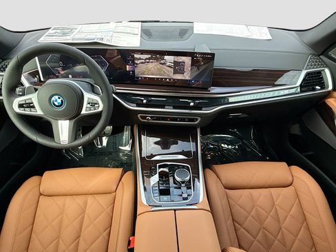 New 2026 BMW X5 xDrive50e w/ M Sport Package AWD/4WD image 17