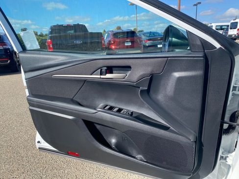 Used 2025 Toyota Camry LE image 20