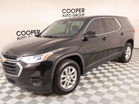 Used 2021 Chevrolet Traverse LS FWD image 9