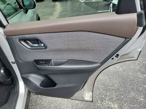 Used 2021 Nissan Rogue SV FWD image 32