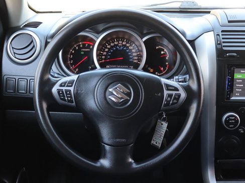 Used 2010 Suzuki Grand Vitara Premium image 16