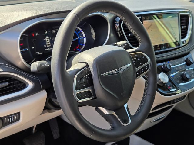 Used 2024 Chrysler Pacifica Limited FWD image 19