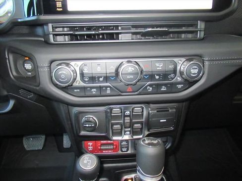 New 2026 Jeep Wrangler Unlimited Rubicon 392 w/ Quick Order Package 27X Moab AWD/4WD image 26