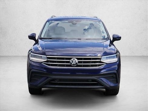 Used 2024 Volkswagen Tiguan SE AWD/4WD image 2