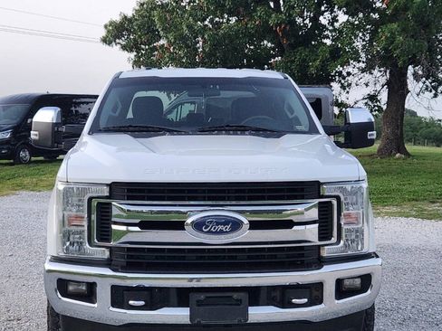 Used 2018 Ford F250 XLT w/ XLT Premium Package AWD/4WD image 8