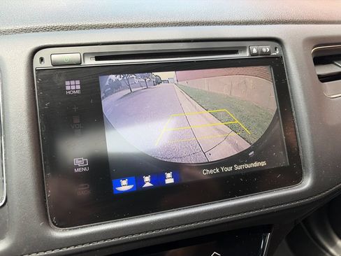 Used 2018 Honda HR-V EX image 9