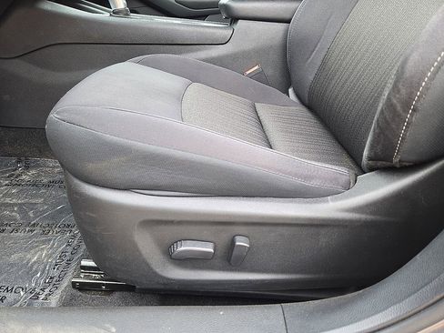Used 2025 Nissan Altima 2.5 SV FWD image 23