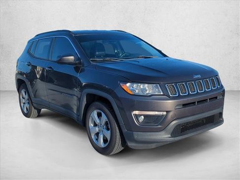 Used 2018 Jeep Compass Latitude w/ Safe & Security Group FWD image 4