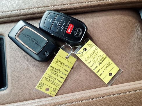 Used 2024 Toyota Grand Highlander AWD Hybrid image 24