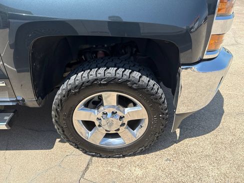Used 2018 Chevrolet Silverado 2500 LTZ w/ Vortec Plus Package AWD/4WD image 4