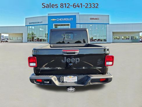 Used 2022 Jeep Gladiator Sport AWD/4WD image 6