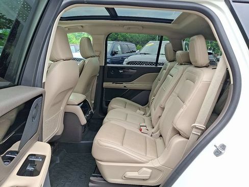 Used 2023 Lincoln Aviator Reserve w/ Equipment Group 201A AWD/4WD image 10