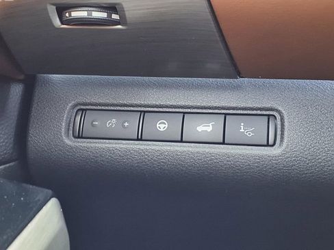 Certified 2023 Nissan Pathfinder Platinum w/ Cargo Package image 17