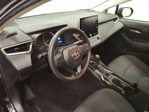 Used 2021 Toyota Corolla LE image 17