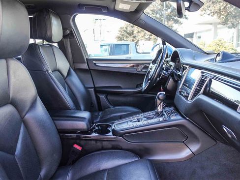 Used 2017 Porsche Macan S image 21