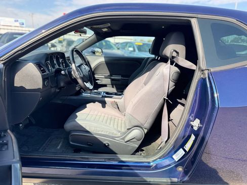 Used 2014 Dodge Challenger SXT image 15