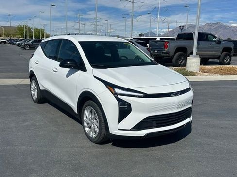 New 2027 Chevrolet Bolt LT w/ Comfort Package FWD image 28