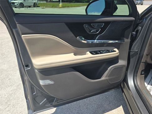 Certified 2022 Lincoln Corsair FWD w/ Equipment Group 101A image 14