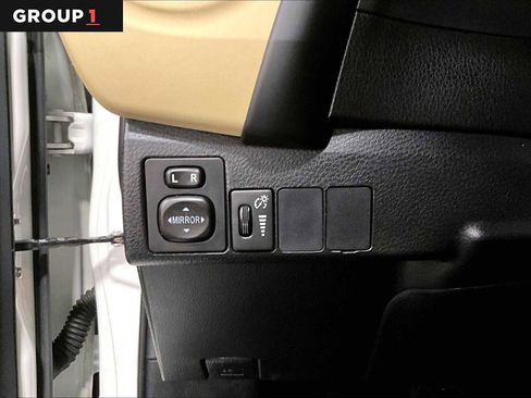 Certified 2018 Toyota Corolla LE image 34