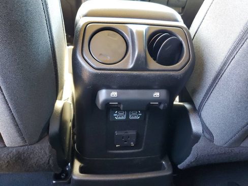 Used 2024 Jeep Wrangler Unlimited Sahara AWD/4WD image 14