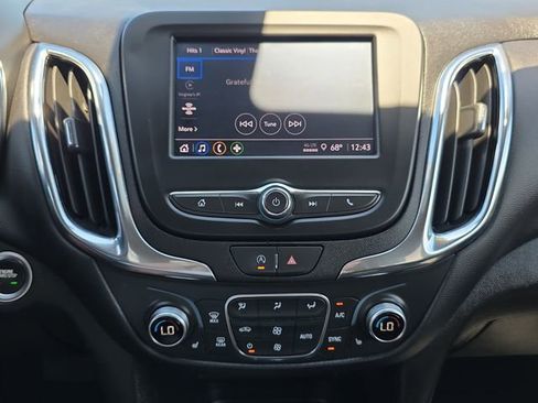 Used 2023 Chevrolet Equinox LT FWD image 22