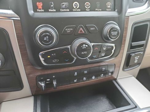 Used 2014 RAM 2500 Laramie AWD/4WD image 22