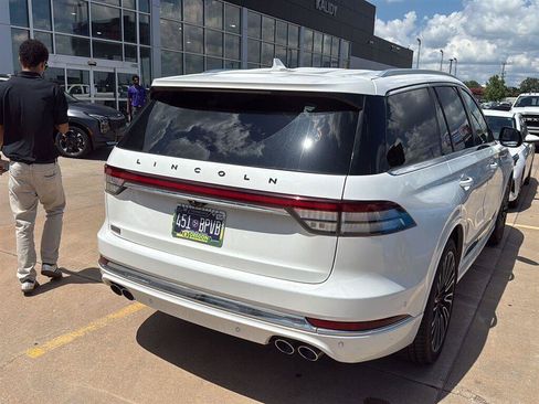 Used 2021 Lincoln Aviator Black Label AWD/4WD image 10