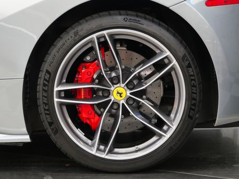Used 2018 Ferrari 488 GTB image 11