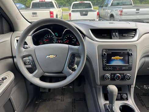 Used 2015 Chevrolet Traverse LS AWD/4WD image 16