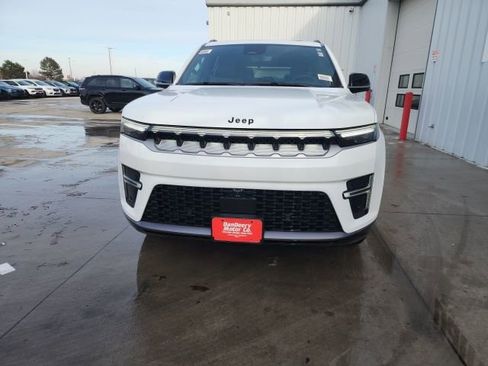 New 2026 Jeep Grand Wagoneer 4X4 image 7