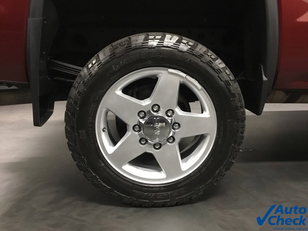 Used 2015 GMC Sierra 2500 SLT w/ Suspension Package, Off-Road AWD/4WD image 25