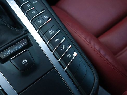 Used 2017 Porsche Macan GTS w/ Premium Package Plus image 37