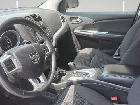 Used 2017 Dodge Journey SXT w/ Blacktop Package FWD image 8