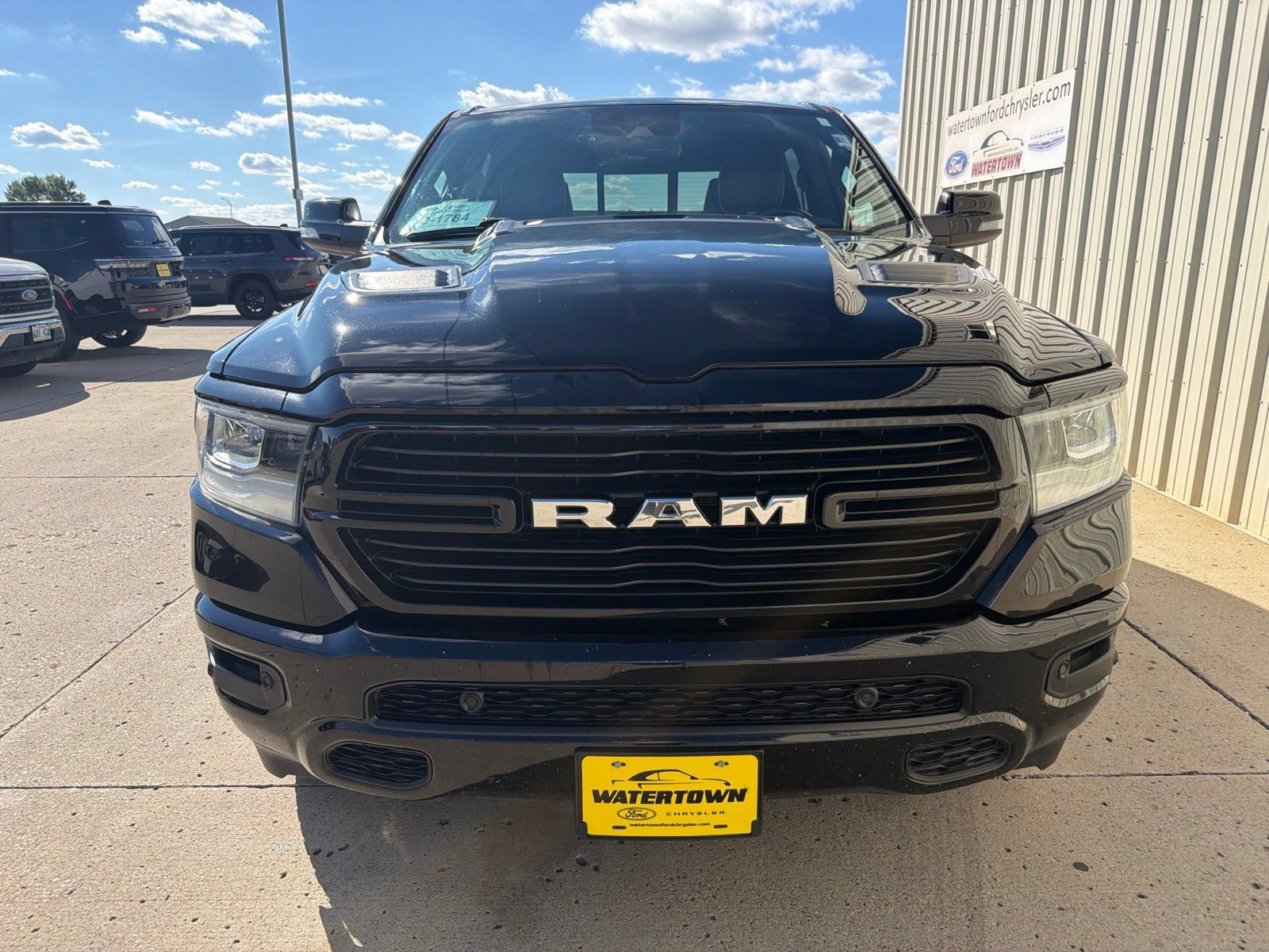 Used 2023 RAM 1500 Laramie AWD/4WD image 3