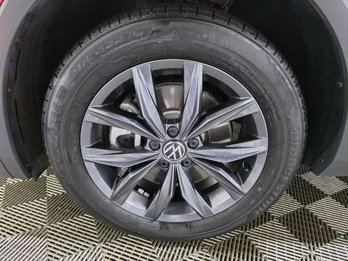 Certified 2023 Volkswagen Tiguan SE AWD/4WD image 10
