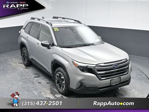 Used 2025 Subaru Forester Premium image 20