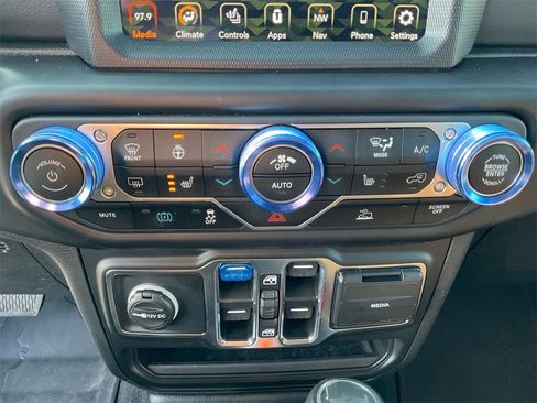 Used 2023 Jeep Wrangler Unlimited Sahara w/ Cold Weather Group image 21