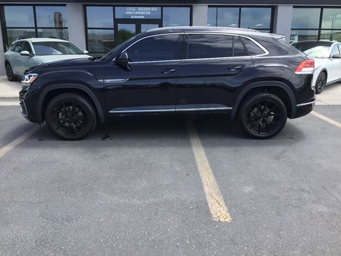 Used 2020 Volkswagen Atlas Cross Sport SEL Premium R-Line AWD/4WD image 3